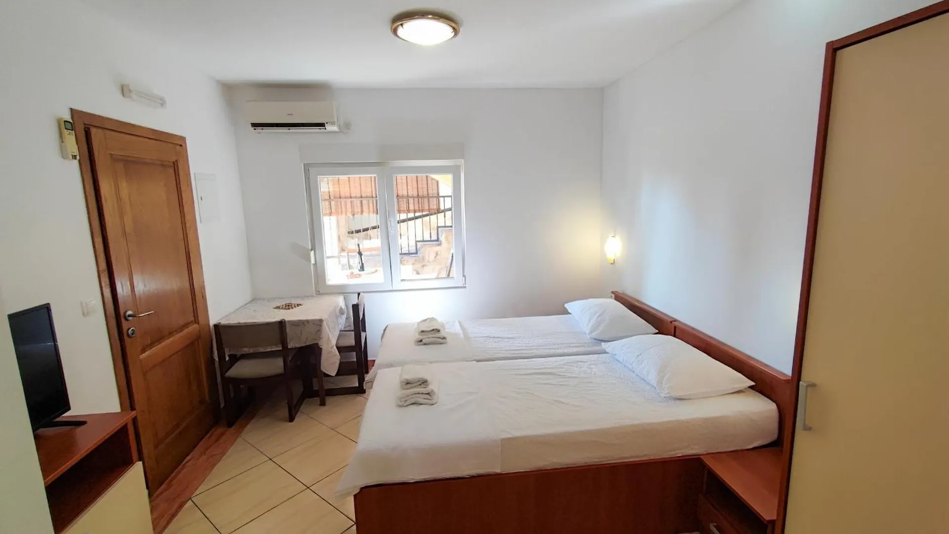 Villa Penava, Private Beach, Pool And 7Min To Trogir 0*,  Chorvatsko