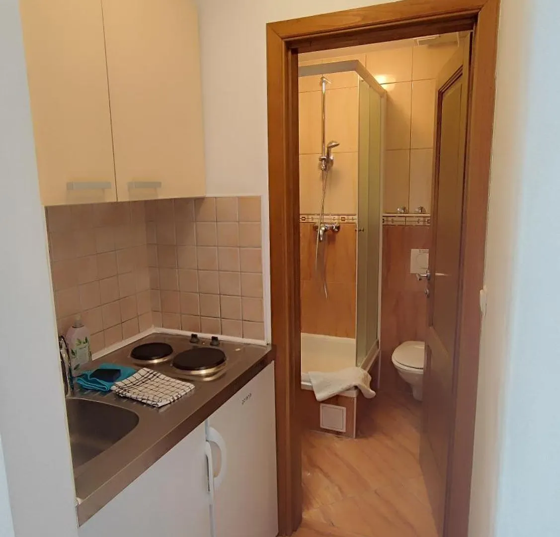 Villa Penava, Private Beach, Pool And 7Min To Trogir
