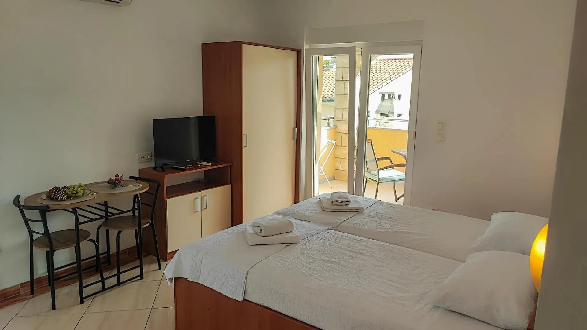 Villa Penava, Private Beach, Pool And 7Min To Trogir 0*,