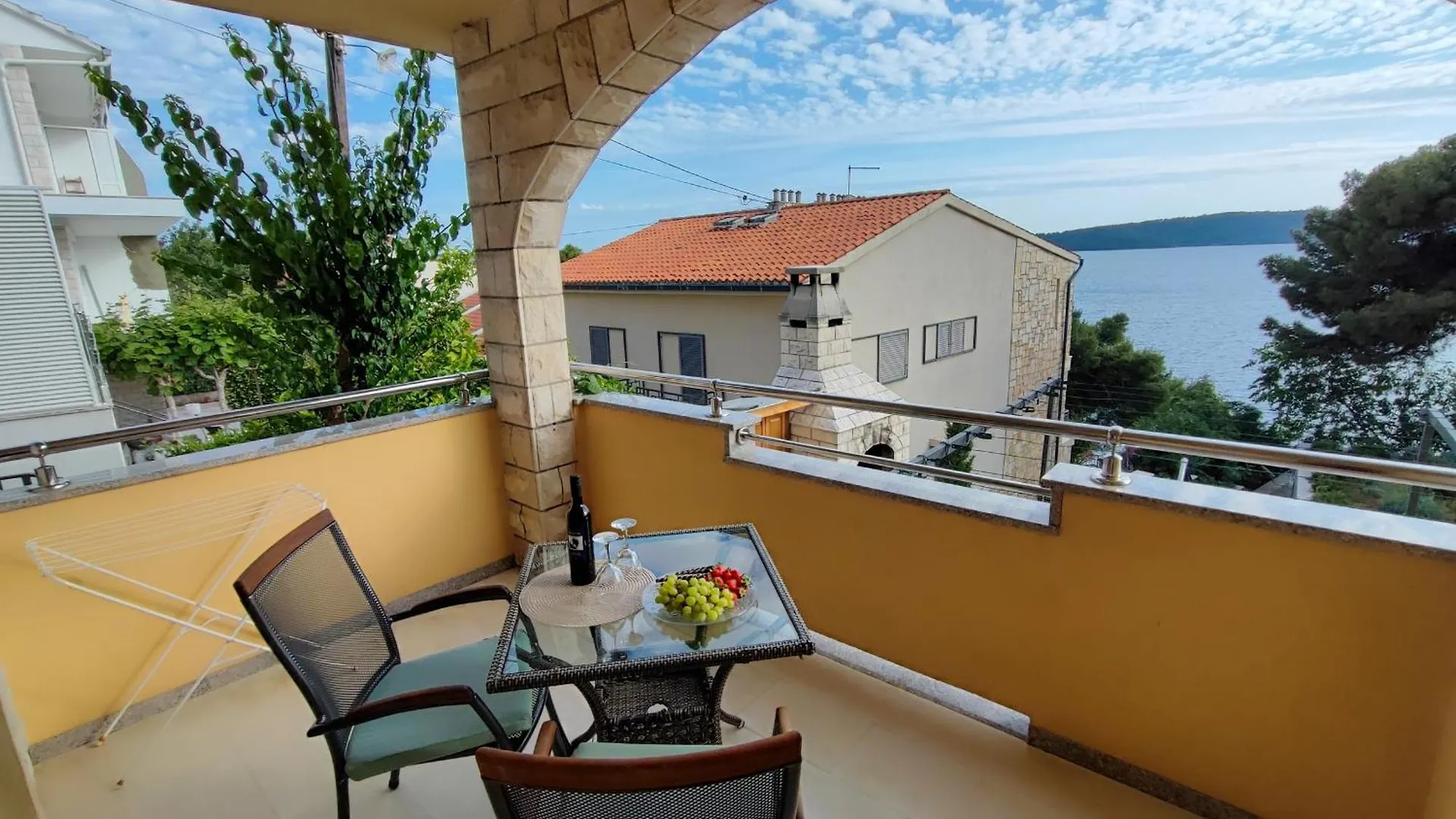Villa Penava, Private Beach, Pool And 7Min To Trogir
