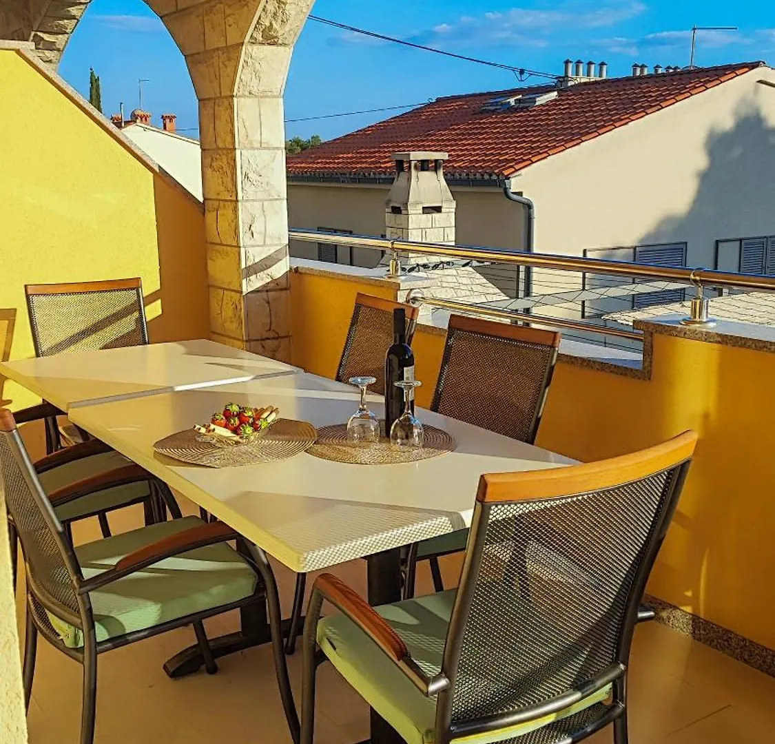 Villa Penava, Private Beach, Pool And 7Min To Trogir Apartment