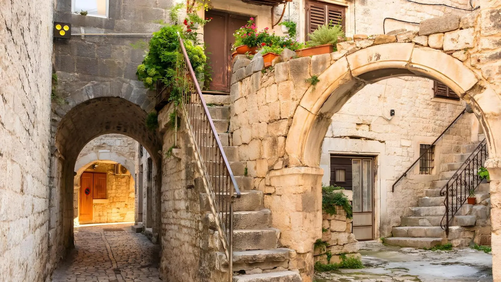Villa Penava, Private Beach, Pool And 7Min To Trogir Kroatien