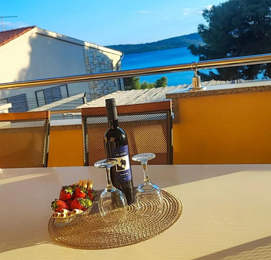 Villa Penava, Private Beach, Pool And 7Min To Trogir Apartment