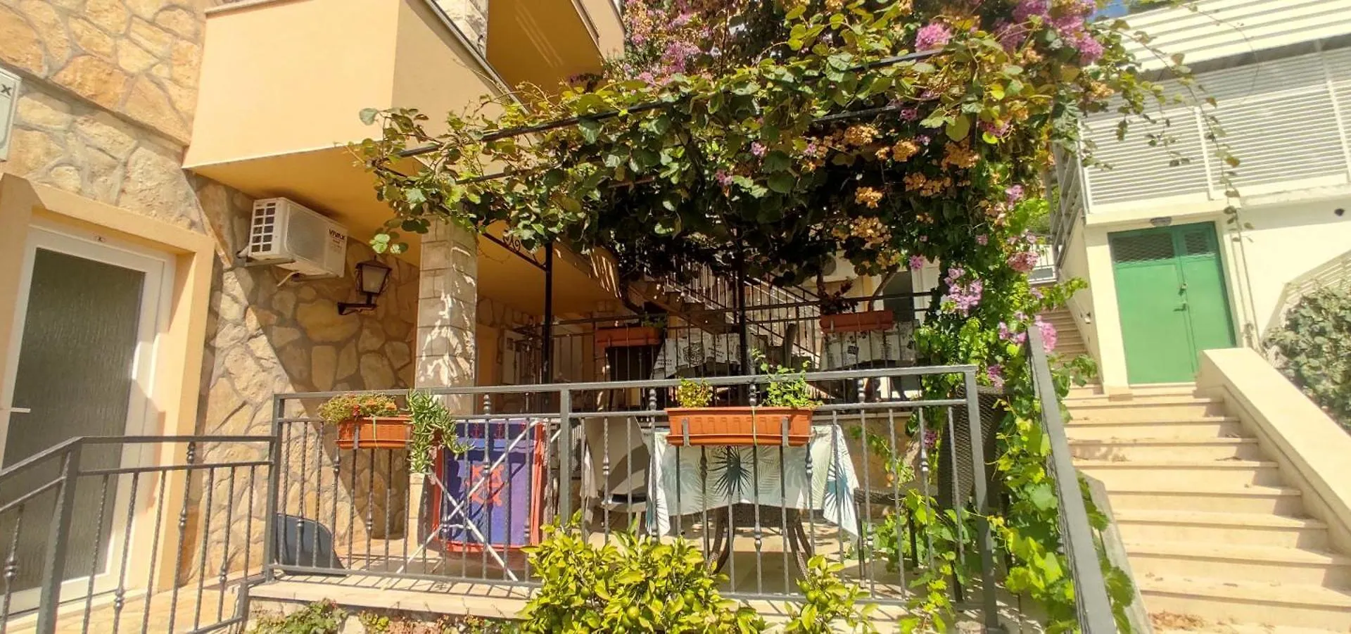 Apartment Villa Penava, Private Beach, Pool And 7Min To Trogir Kroatien